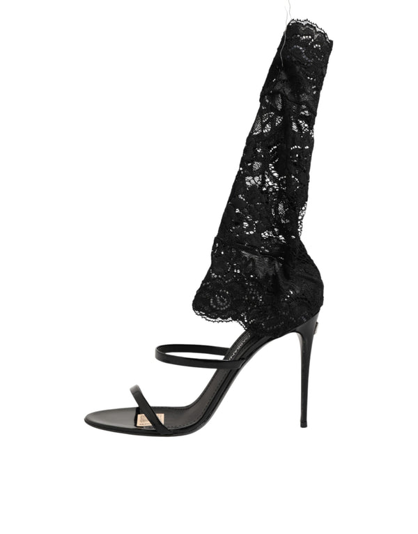 Schwarze Sandalen mit floraler Spitze