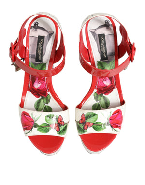 Weiße Sandalen mit Blumenmuster und Knöchelriemen