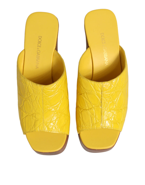 Gelbe Leder-Holz-Mule-Keil-Slides