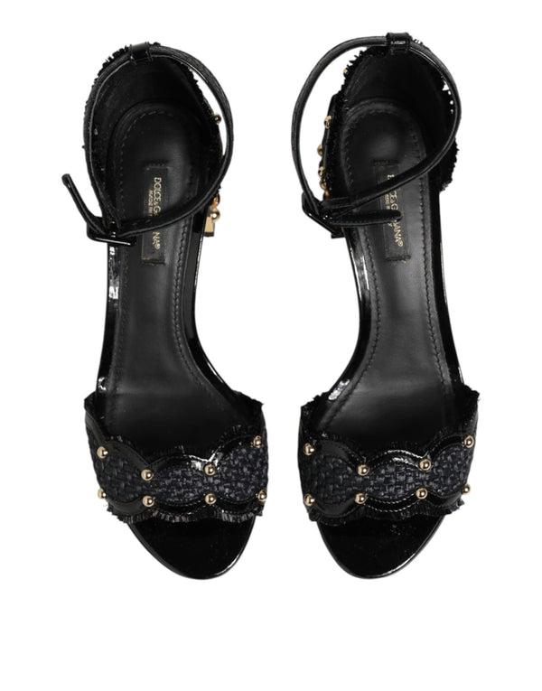 Schwarze Sandalen mit Nieten und Knöchelriemen
