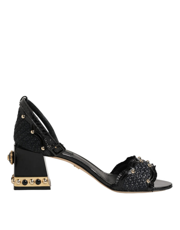 Schwarze Sandalen mit Nieten und Knöchelriemen