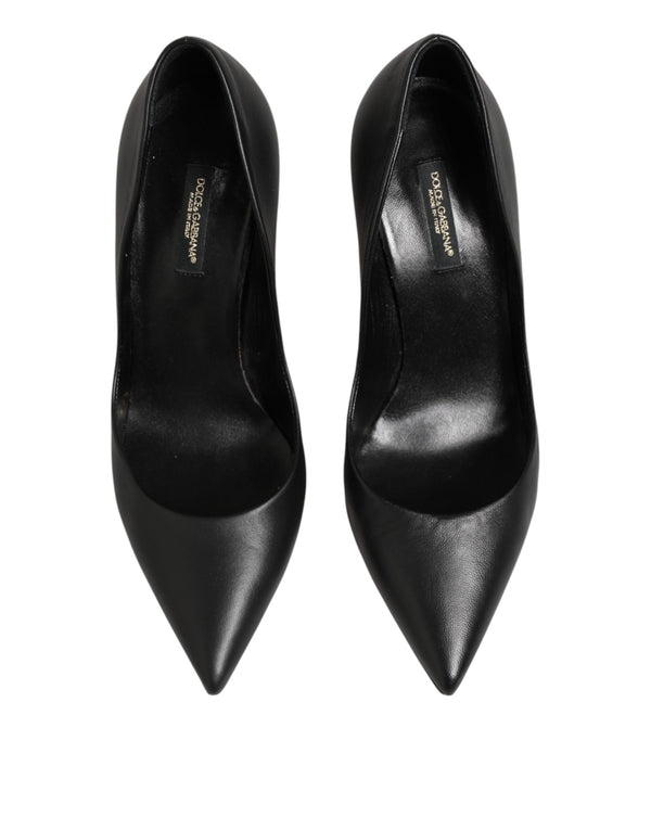 Schwarze Lackleder-Pumps mit hohem Absatz