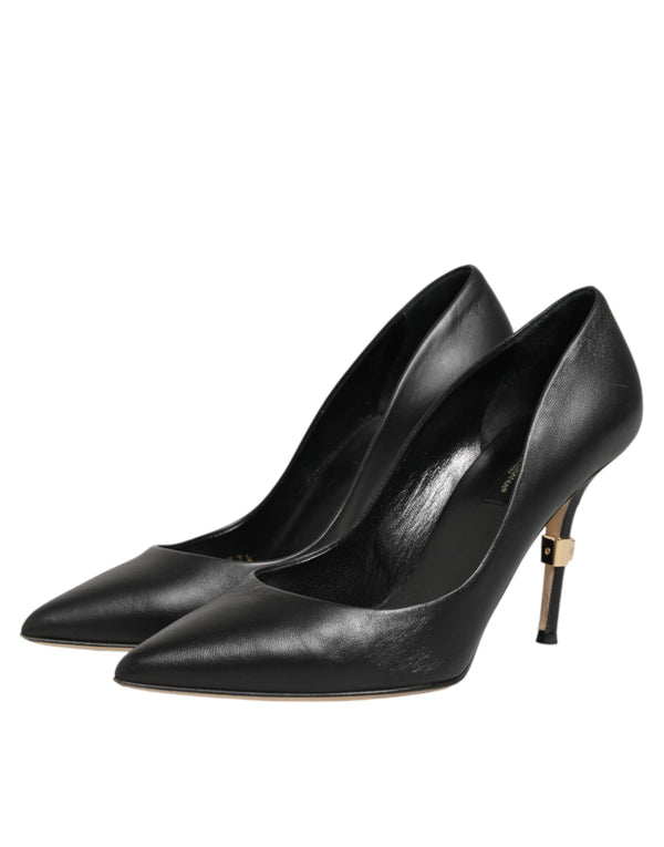 Schwarze Lackleder-Pumps mit hohem Absatz