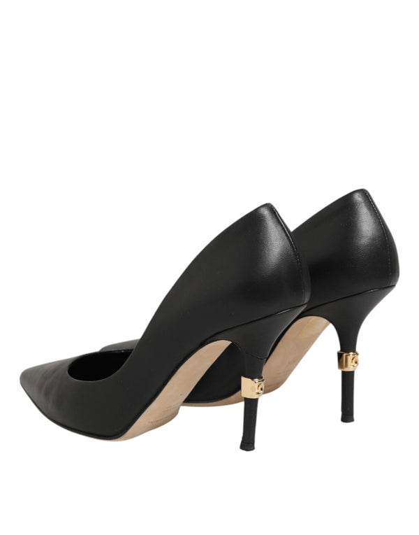 Schwarze Lackleder-Pumps mit hohem Absatz