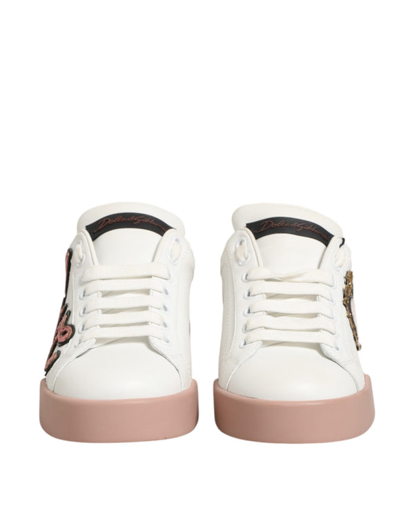 Weiße Leder-Sneaker mit Herz-Motiv