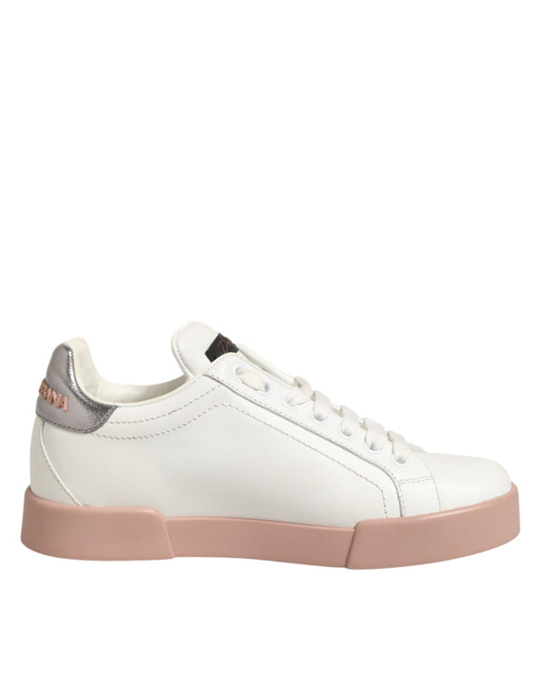 Weiße Leder-Sneaker mit Herz-Motiv