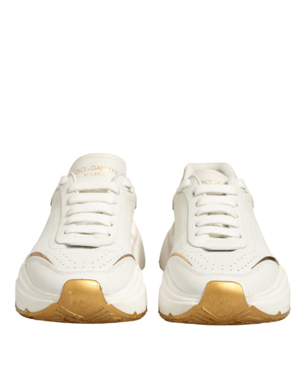 Weiße und goldene Daymaster Sneakers