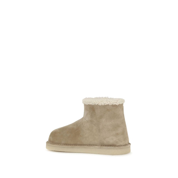Beigefarbene Leder-Flache Stiefel