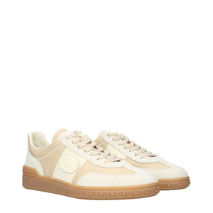 Beigefarbene Sneakers aus Stoff mit niedrigem Schaft