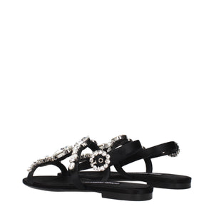Schwarze Satin-Flachsandalen