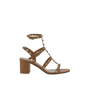 Braune Sandalen mit Kalbshautriemen