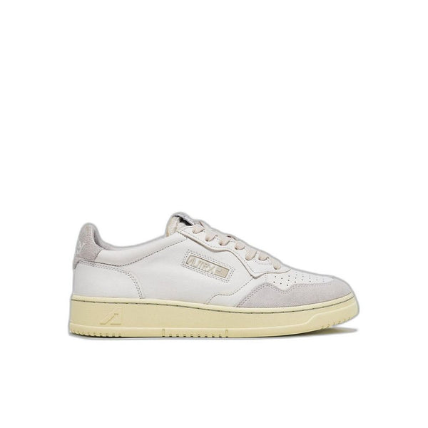 Weiße Leder-Sneaker mit niedrigem Schaft