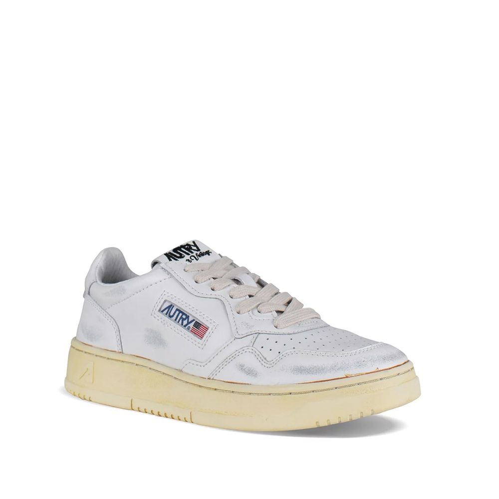 Weiße Leder-Sneakers mit niedrigem Schaft
