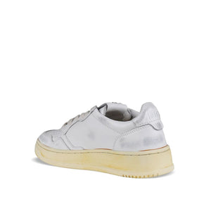 Weiße Leder-Sneakers mit niedrigem Schaft