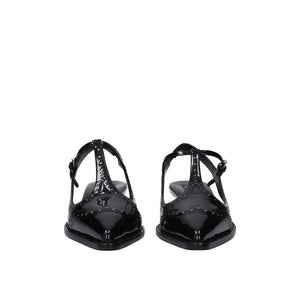 Schwarze Pumps aus Kalbsleder mit mittlerem Absatz