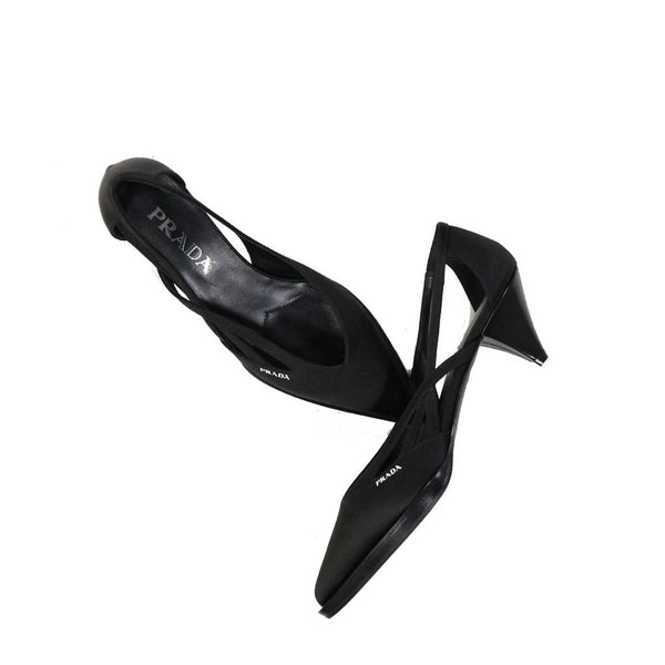 Schwarze Seidenpumps mit mittlerem Absatz