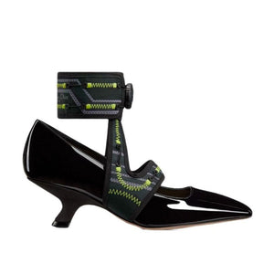 Schwarze Pumps aus Kalbsleder mit Mittelabsatz