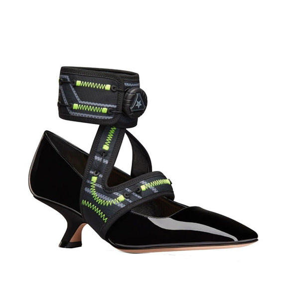 Schwarze Pumps aus Kalbsleder mit Mittelabsatz