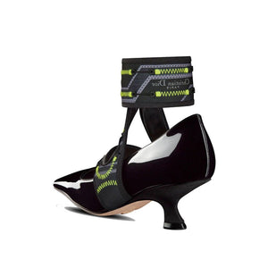 Schwarze Pumps aus Kalbsleder mit Mittelabsatz