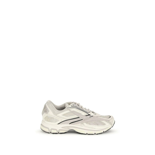 Beige-farbene Polyethylen-Sportschuhe