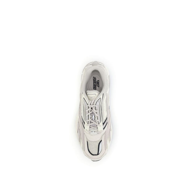 Beige-farbene Polyethylen-Sportschuhe