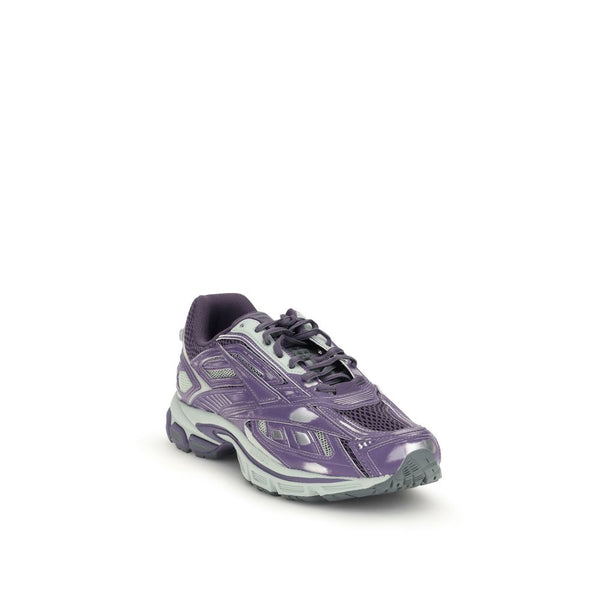 Lila Polyethylen Sportschuhe
