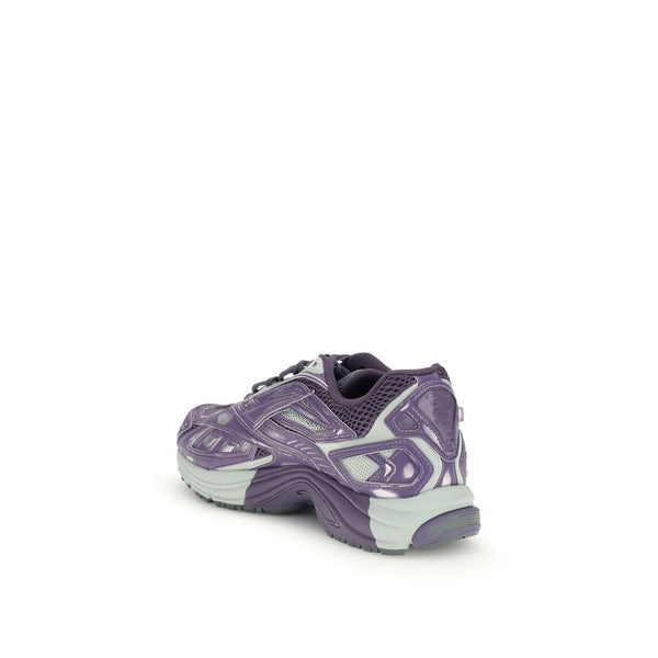 Lila Polyethylen Sportschuhe