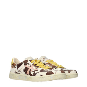 Beigefarbene Sneakers aus Leder