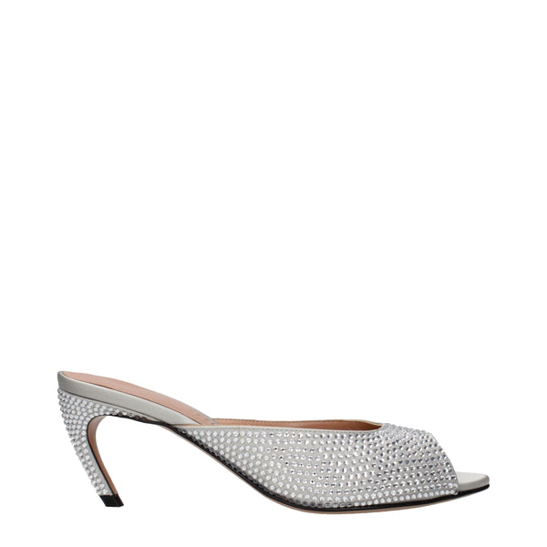Silberne Satin-Stilettosandalen