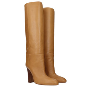 Braune Lederstiefel mit hohem Absatz