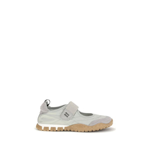 Grau-Ballerinas aus recyceltem Polyamid