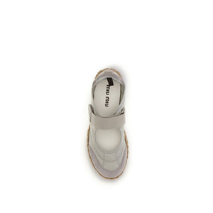 Grau-Ballerinas aus recyceltem Polyamid