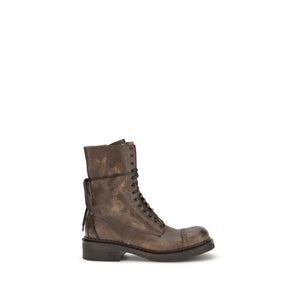 Braune Gummistiefel mit Schnürung