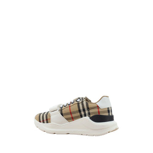 Beigefarbene Baumwoll-Sportschuhe