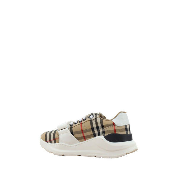 Beigefarbene Baumwoll-Sportschuhe