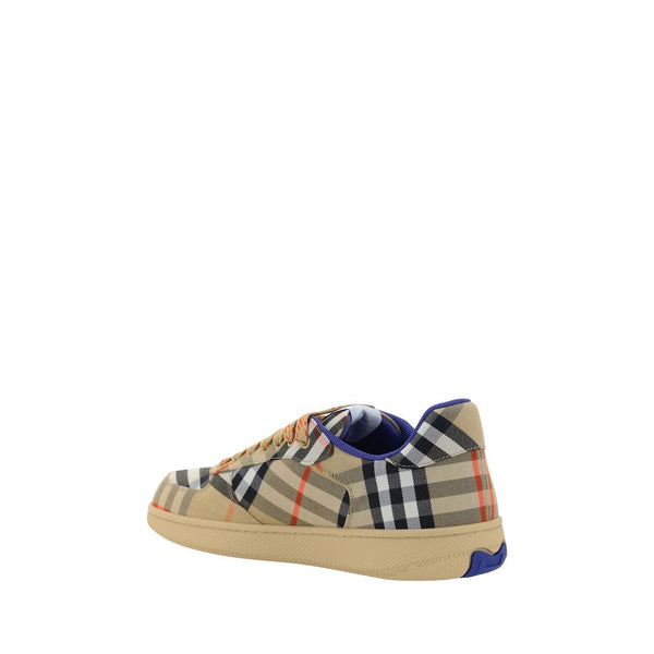 Beige Sneaker aus Stoff mit niedrigem Schaft