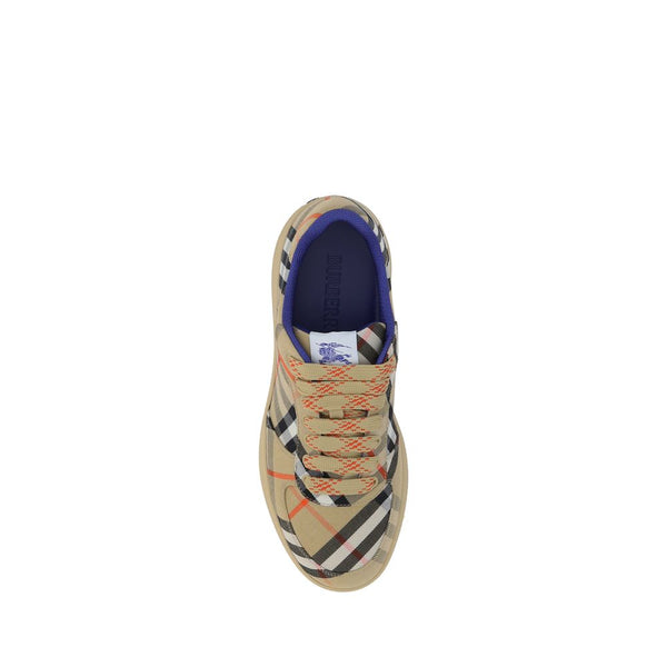 Beige Sneaker aus Stoff mit niedrigem Schaft